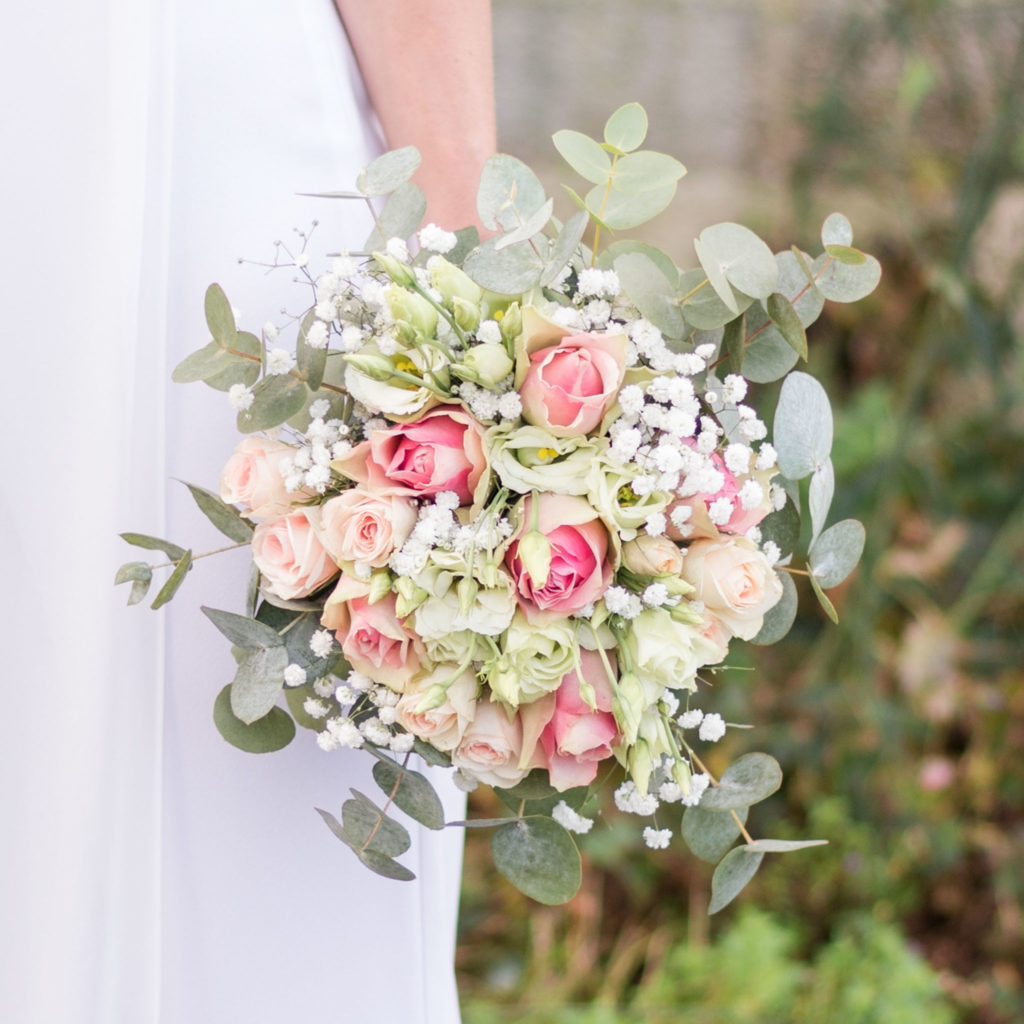 Bouquet de mariée rose blanc et vert